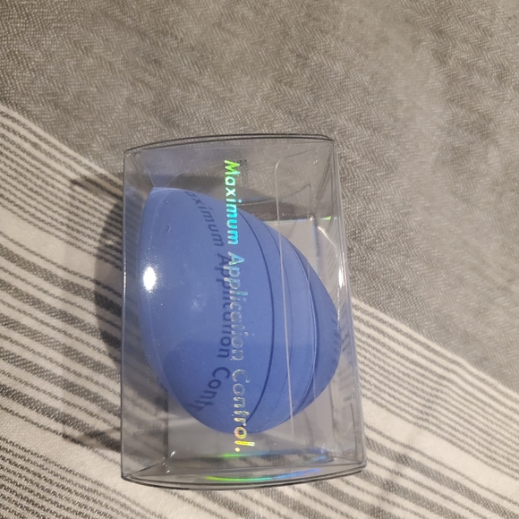 MakeupDrop Hybrid Sponge - Picture 10 of 11